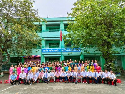 TRƯỜNG THCS PHÚ CƯỜNG TỔ CHỨC TỌA ĐÀM KỶ NIỆM 40 NĂM NGÀY NHÀ GIÁO VIỆT NAM (20/11/1982 -20/11/2022)