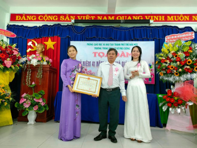 TRƯỜNG THCS PHÚ CƯỜNG TỔ CHỨC TỌA ĐÀM KỶ NIỆM 41 NĂM NGÀY NHÀ GIÁO VIỆT NAM (20/11/1982 -20/11/2023)