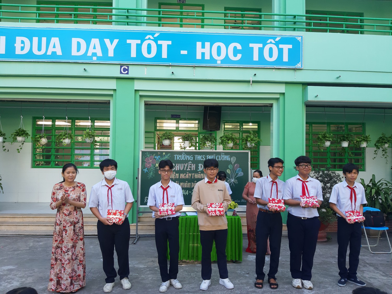 LIÊN ĐỘI TRƯỜNG THCS PHÚ CƯỜNG CHÀO MỪNG THÀNH CÔNG ĐẠI HỘI ĐẠI BIỂU TOÀN QUỐC ĐOÀN TNCS HỒ CHÍ MINH  LẦN THỨ XII, NHIỆM KỲ 2022 - 2027