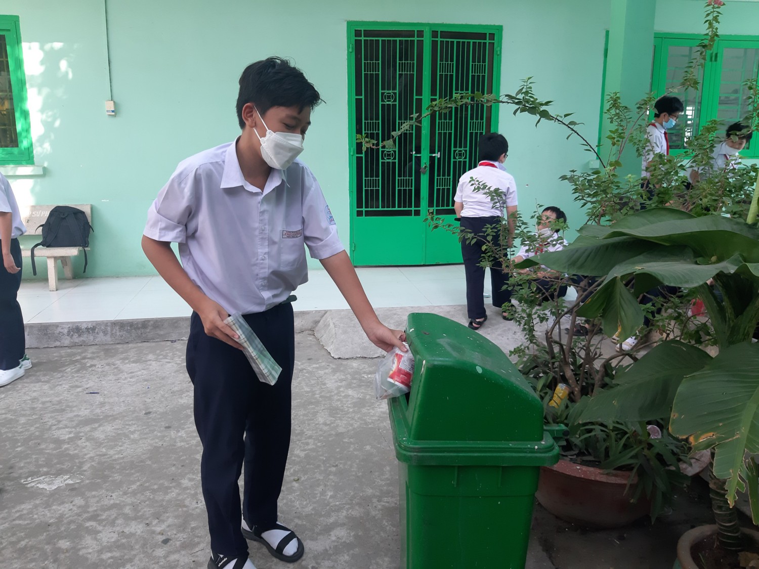 LIÊN ĐỘI TRƯỜNG THCS PHÚ CƯỜNG PHÁT ĐỘNG VÀ THỰC HIỆN TỐT PHONG TRÀO “BẢO VỆ MÔI TRƯỜNG”