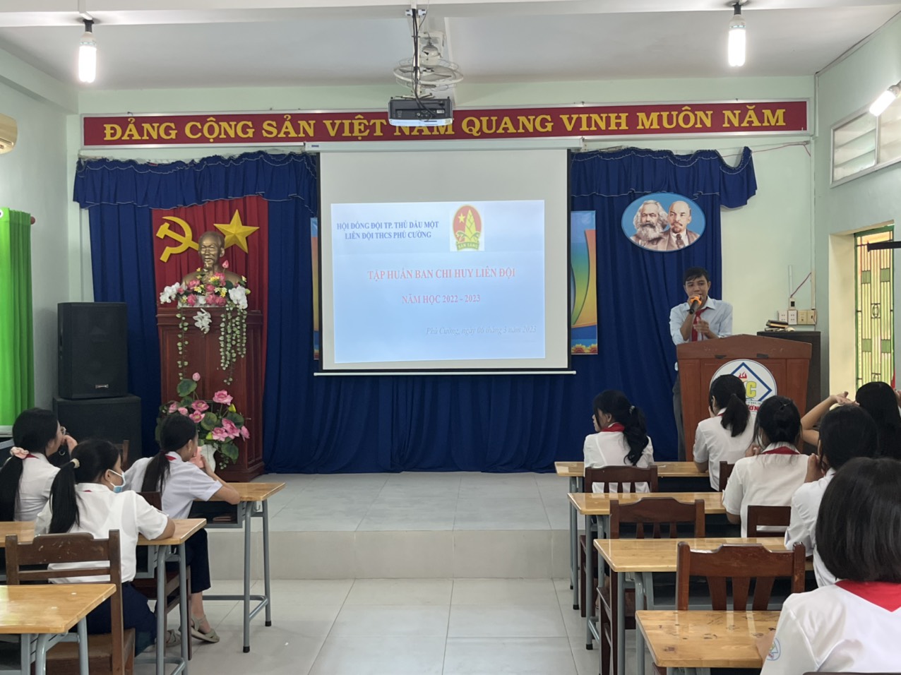 LIÊN ĐỘI TRƯỜNG THCS PHÚ CƯỜNG  TỔ CHỨC BỒI DƯỠNG TẬP HUẤN KỸ NĂNG, NGHIỆP VỤ CÔNG TÁC ĐỘI CHO ĐỘI NGŨ CÁN BỘ CHỈ HUY ĐỘI NĂM HỌC 2022 - 2023