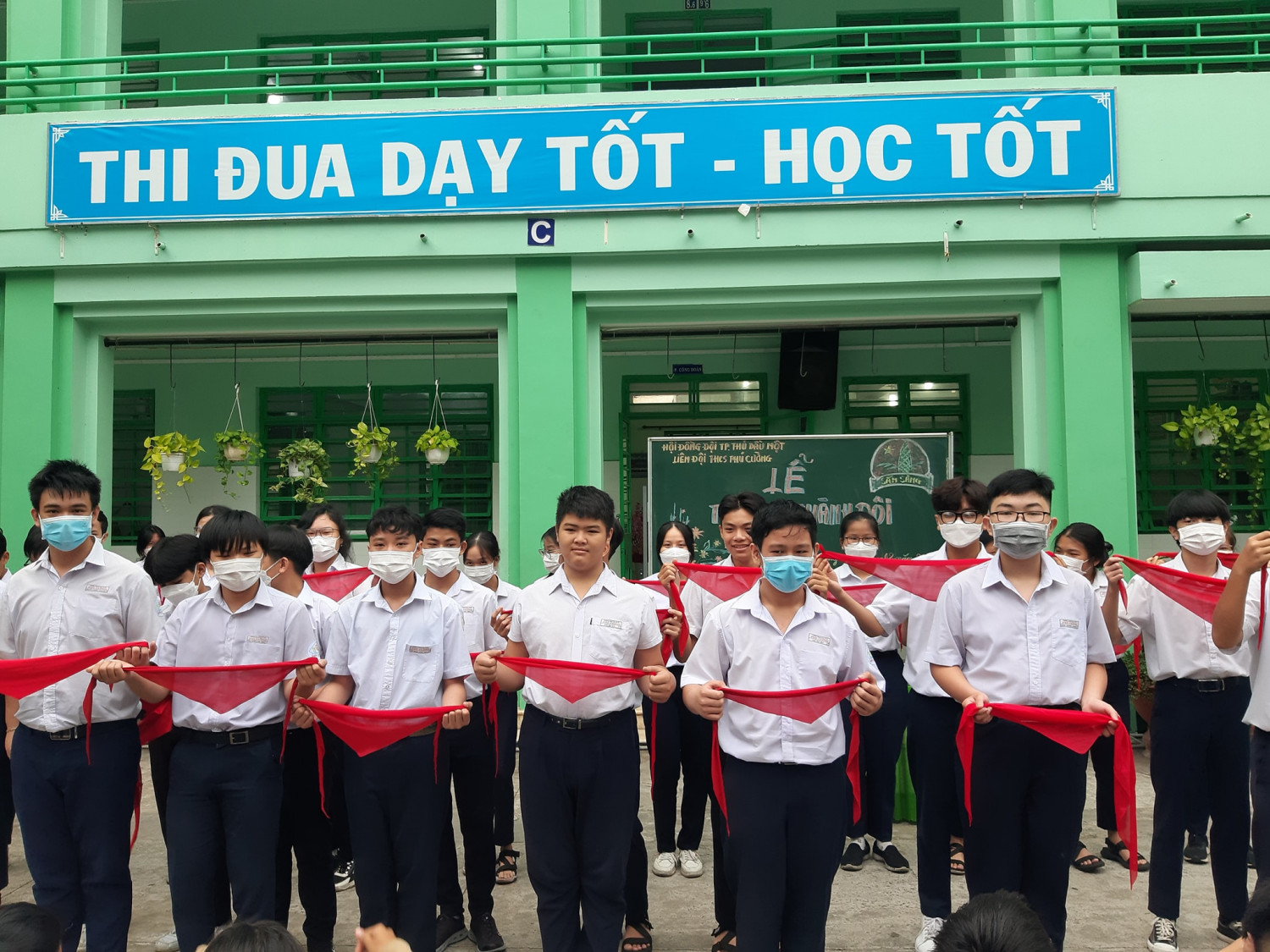 LIÊN ĐỘI TRƯỜNG THCS PHÚ CƯỜNG  TỔ CHỨC LỄ TRƯỞNG THÀNH ĐỘI NĂM HỌC 2022-2023