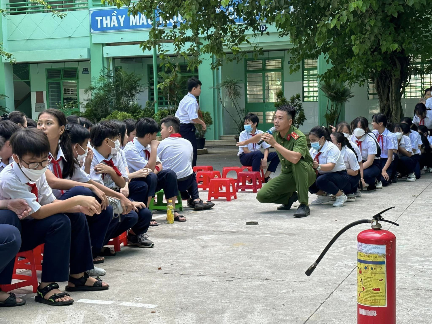 LIÊN ĐỘI TRƯỜNG THCS PHÚ CƯỜNG TỔ CHỨC  TUYÊN TRUYỀN KỶ NIỆM 82 NĂM NGÀY THÀNH LẬP ĐỘI TNTP HỒ CHÍ MINH – PHÒNG CHỐNG MA TÚY – BẠO LỰC HỌC ĐƯỜNG – PHÒNG CHÁY CHỮA CHÁY