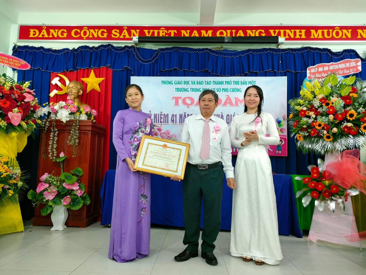 TRƯỜNG THCS PHÚ CƯỜNG TỔ CHỨC TỌA ĐÀM KỶ NIỆM 41 NĂM NGÀY NHÀ GIÁO VIỆT NAM (20/11/1982 -20/11/2023)