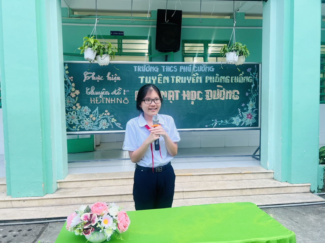 TIẾT HỌC HOẠT ĐỘNG TRẢI NGHIỆM HƯỚNG NGHIỆP LỚP 8