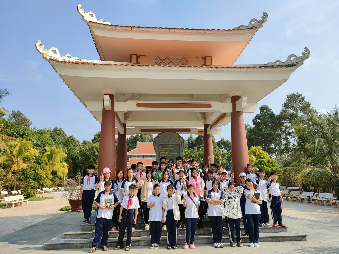 THAM QUAN HỌC TẬP NGOẠI KHÓA TRẢI NGHIỆM CỦA HỌC SINH KHỐI 6 VÀ KHỐI 7