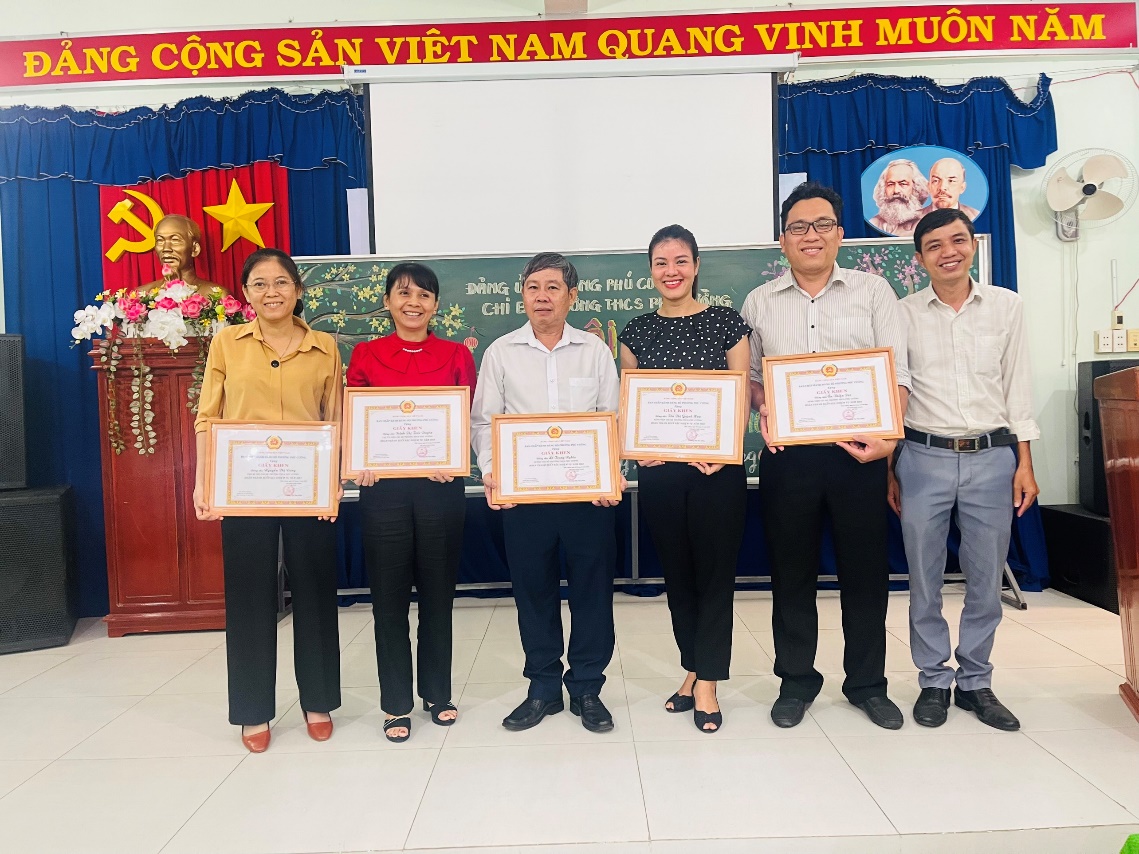  CHI BỘ TRƯỜNG THCS PHÚ CƯỜNG TỔ CHỨC HỘI NGHỊ TỔNG KẾT CÔNG TÁC XÂY DỰNG ĐẢNG NĂM 2023 VÀ PHƯƠNG HƯỚNG NHIỆM VỤ CÔNG TÁC XÂY DỰNG ĐẢNG NĂM 2024