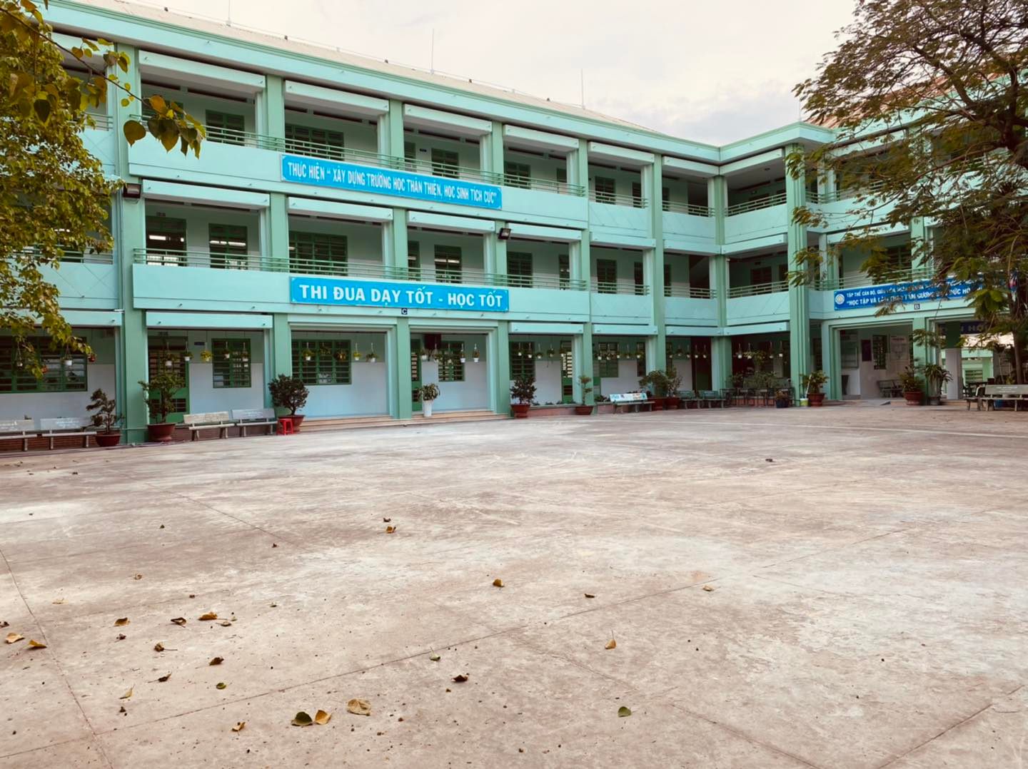 LỊCH SỬ NHÀ TRƯỜNG THCS PHÚ CƯỜNG