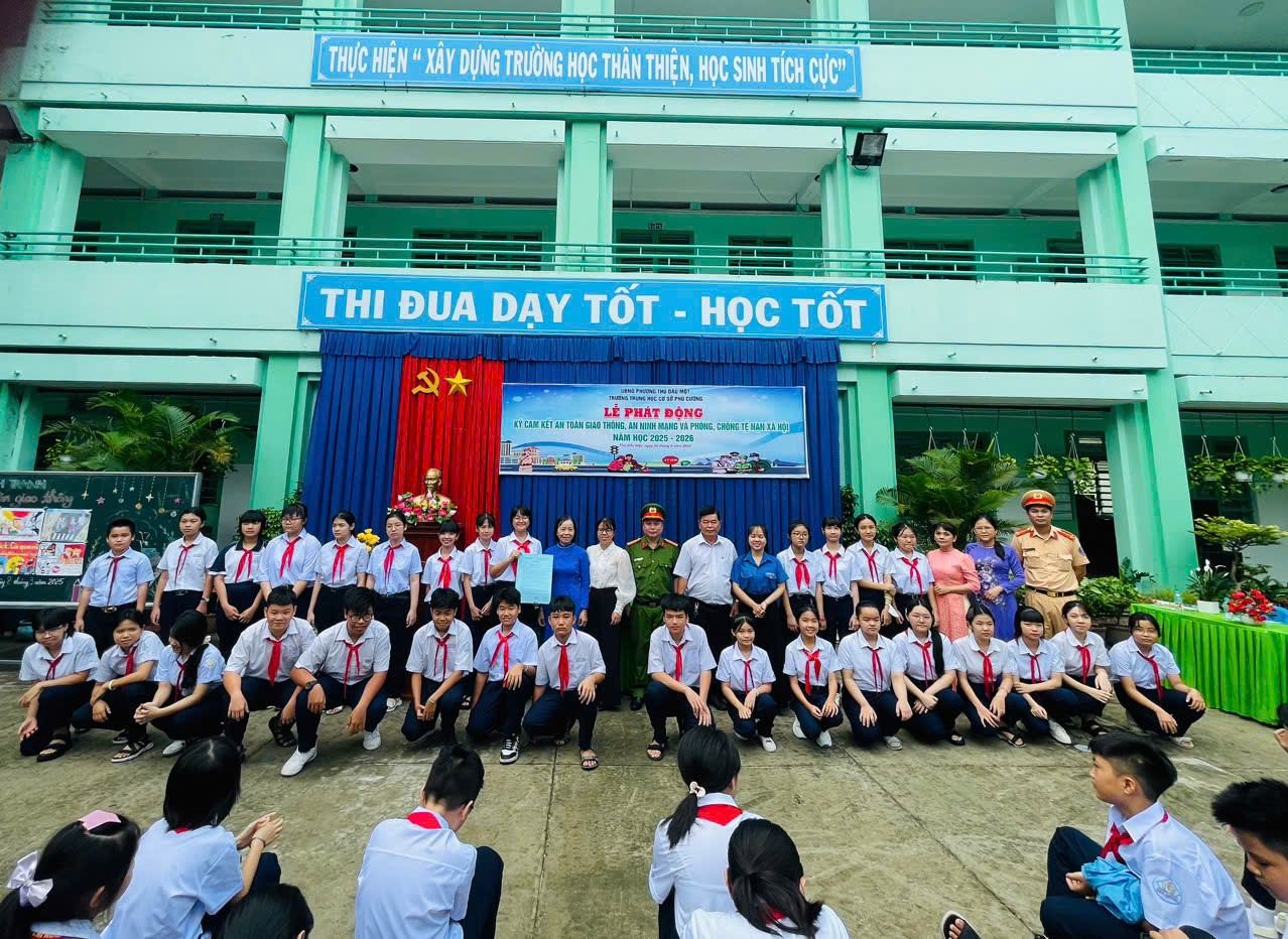 TRƯỜNG THCS PHÚ CƯỜNG TỔ CHỨC LỄ PHÁT ĐỘNG HỌC SINH CHẤP HÀNH PHÁP LUẬT VỀ PHÒNG, CHỐNG MA TÚY VÀ THÁNG CAO ĐIỂM AN TOÀN GIAO THÔNG NĂM HỌC 2025 – 2026