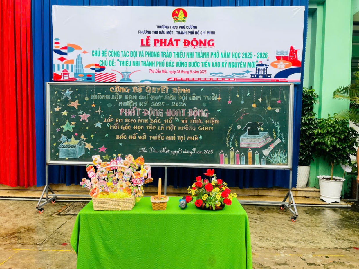 LỄ PHÁT ĐỘNG CHỦ ĐỀ CÔNG TÁC ĐỘI VÀ PHONG TRÀO THIẾU NHI NĂM HỌC 2025 - 2026 VỚI CHỦ ĐỀ "THIẾU NHI THÀNH PHỐ BÁC VỮNG BƯỚC TIẾN VÀO KỶ NGUYÊN MỚI"