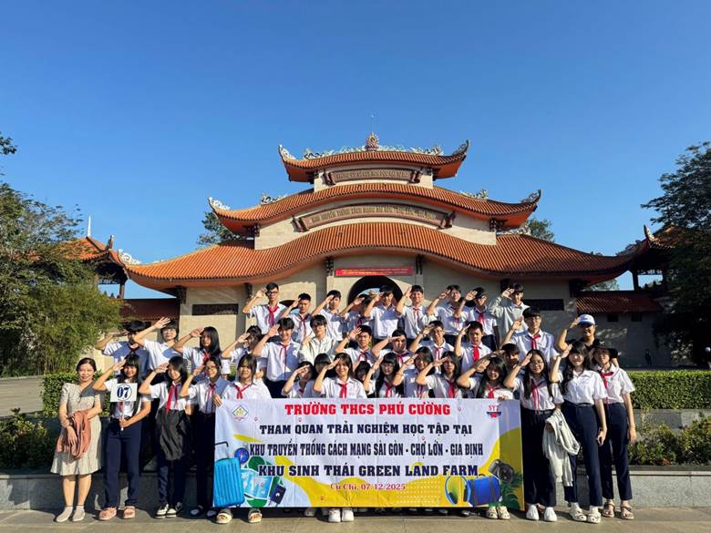 TRƯỜNG THCS PHÚ CƯỜNG: HÀNH TRÌNH VỀ NGUỒN VÀ TRẢI NGHIỆM "HƠI THỞ" ĐỒNG QUÊ TẠI GREENLAND FARM