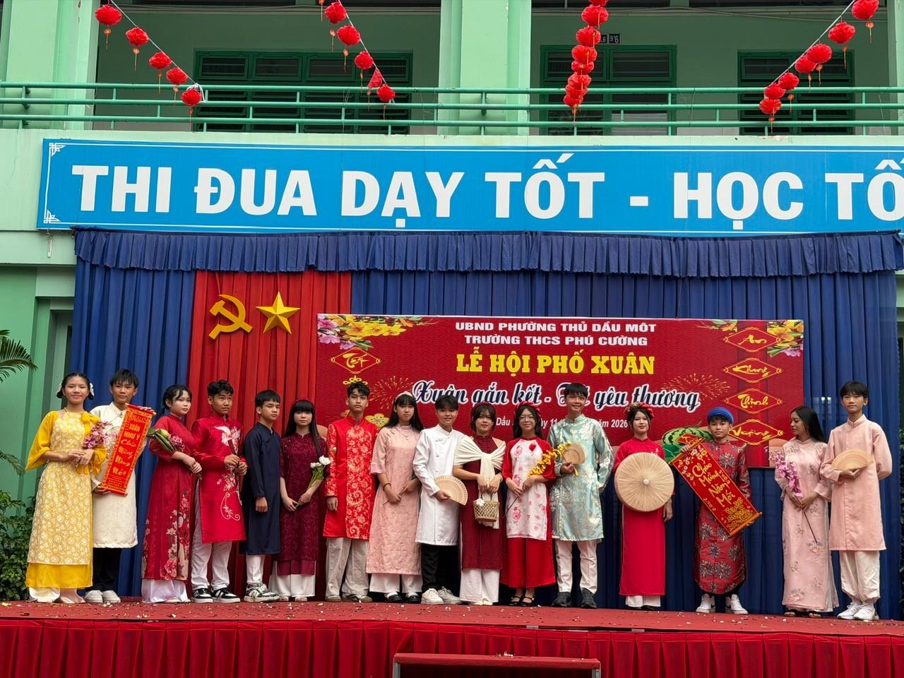 “XUÂN GẮN KẾT – TẾT YÊU THƯƠNG” VÀ “LỄ HỘI PHỐ XUÂN”