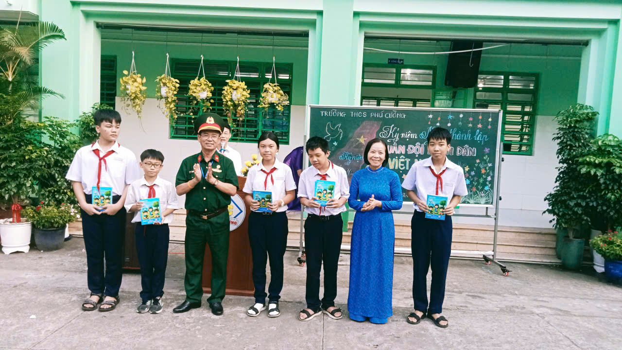 CHUYÊN ĐỀ "NGÀY QUÂN ĐỘI NHÂN DÂN VIỆT NAM"